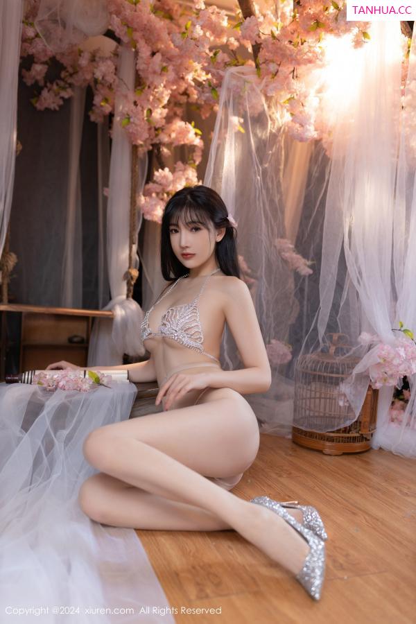 陆萱萱  [XiuRen]高清写真图 2024.07.04 No.8807 陆萱萱 性感美腿第47张图片